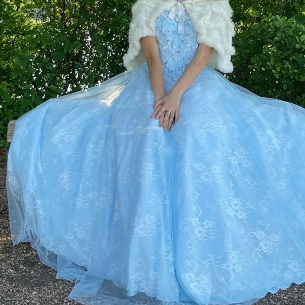 Blue ball gown - Picture 3 of 4